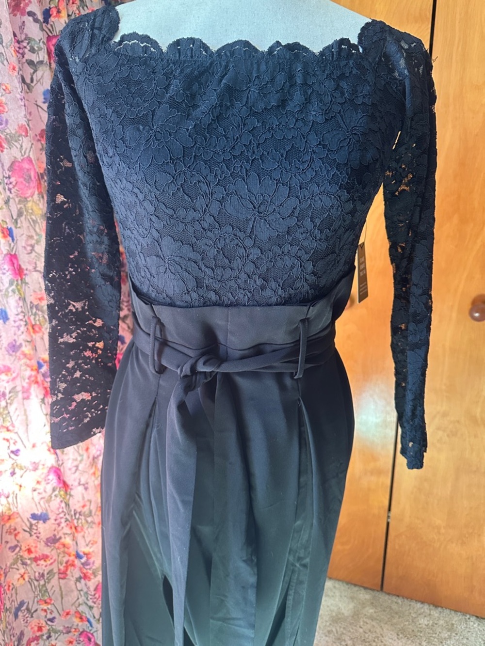 Elegant Black Lace Long-Sleeve Evening jumpsuit - Picture 13 of 15